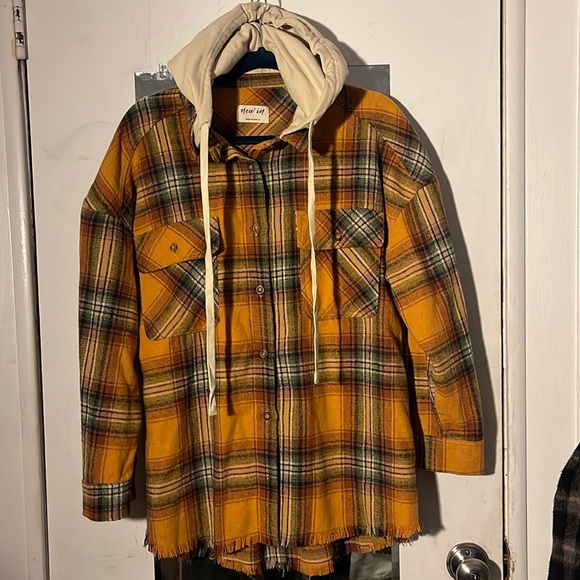 Pretty Shacket with hood Flannel in fall colors. NEW - Picture 1 of 6